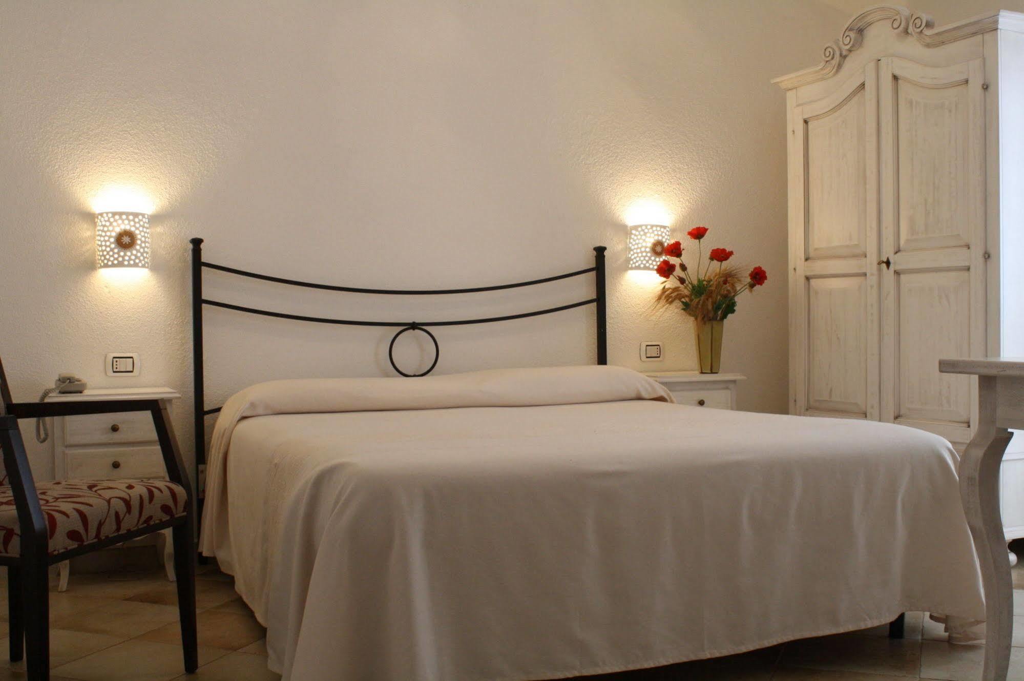 Hotel San Pantaleo Kültér fotó