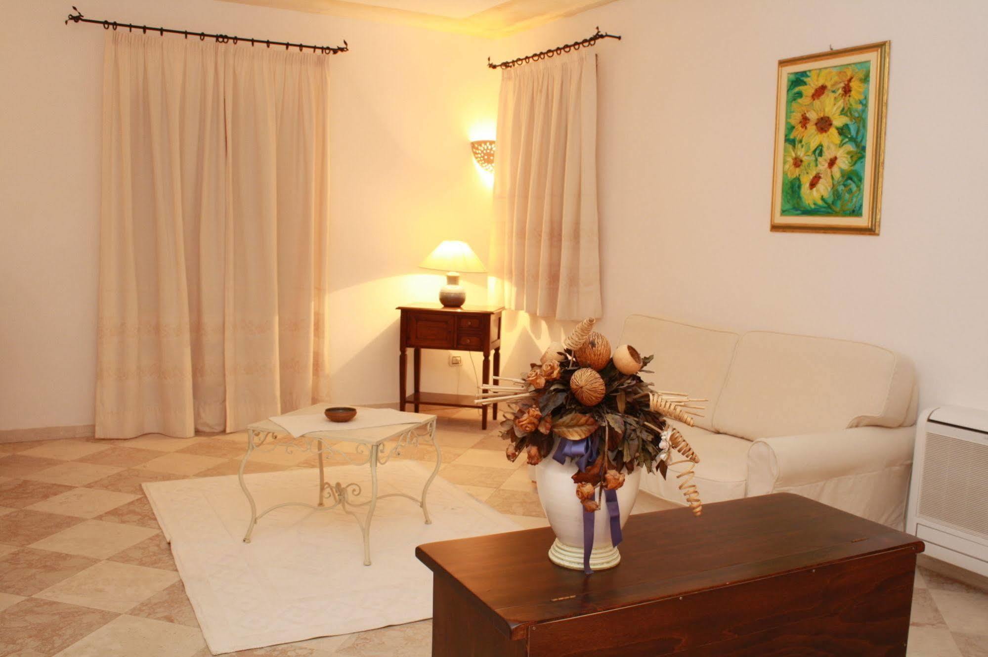 Hotel San Pantaleo Kültér fotó