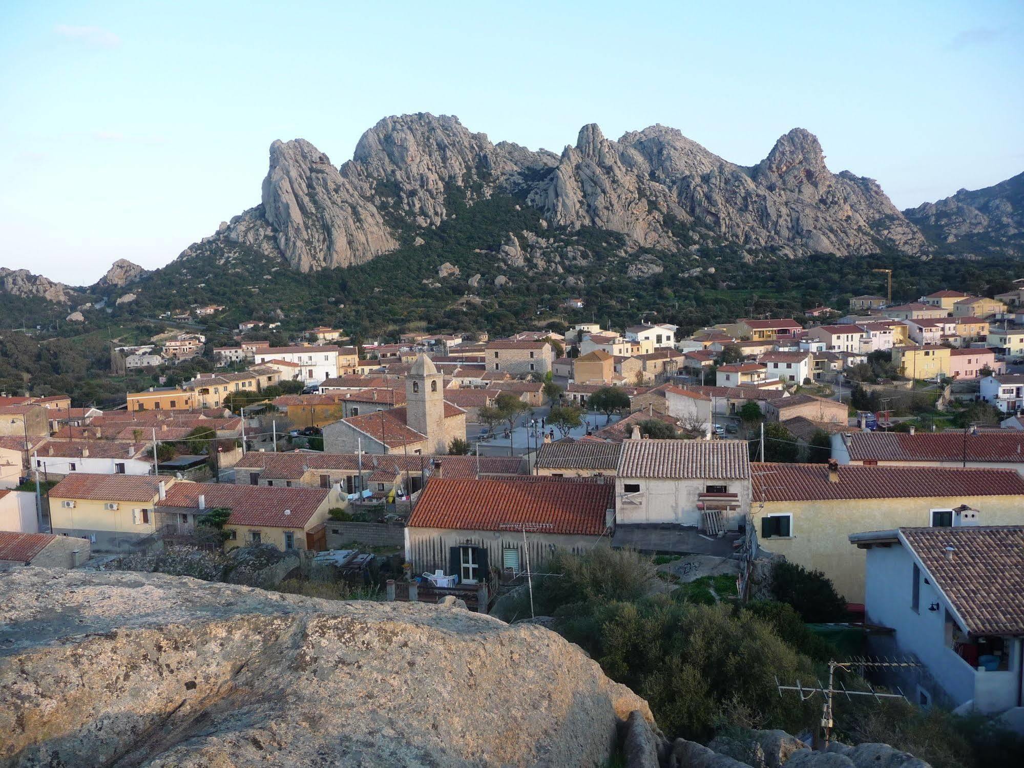 Hotel San Pantaleo Kültér fotó