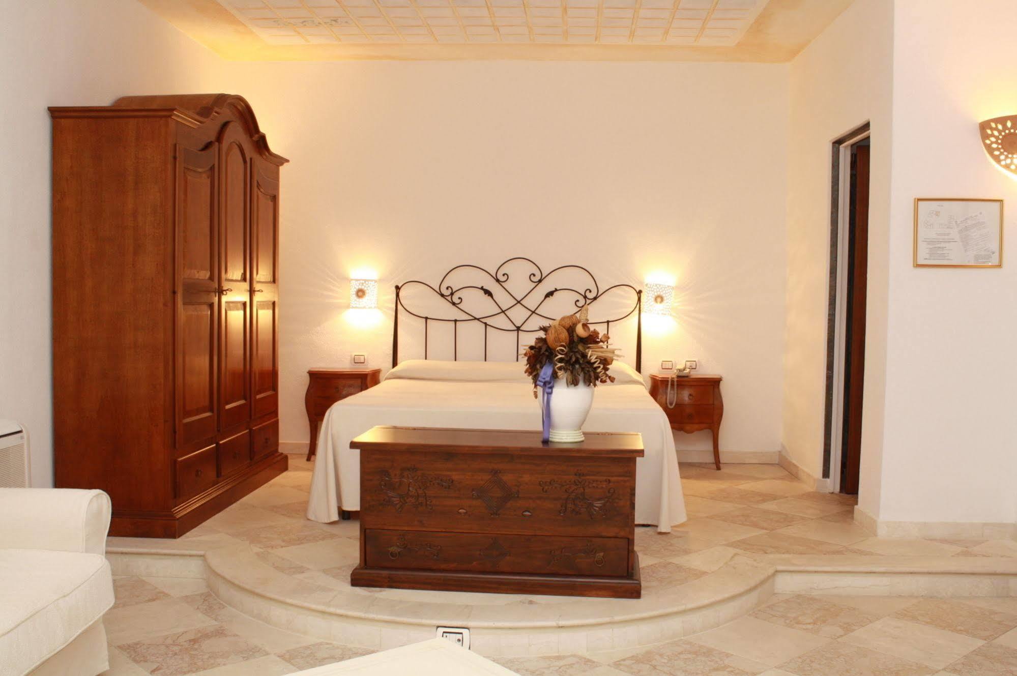 Hotel San Pantaleo Kültér fotó