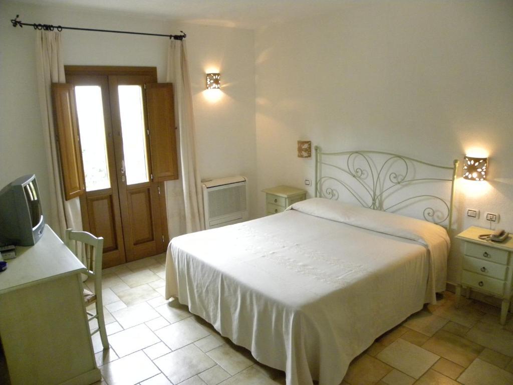 Hotel San Pantaleo Szoba fotó